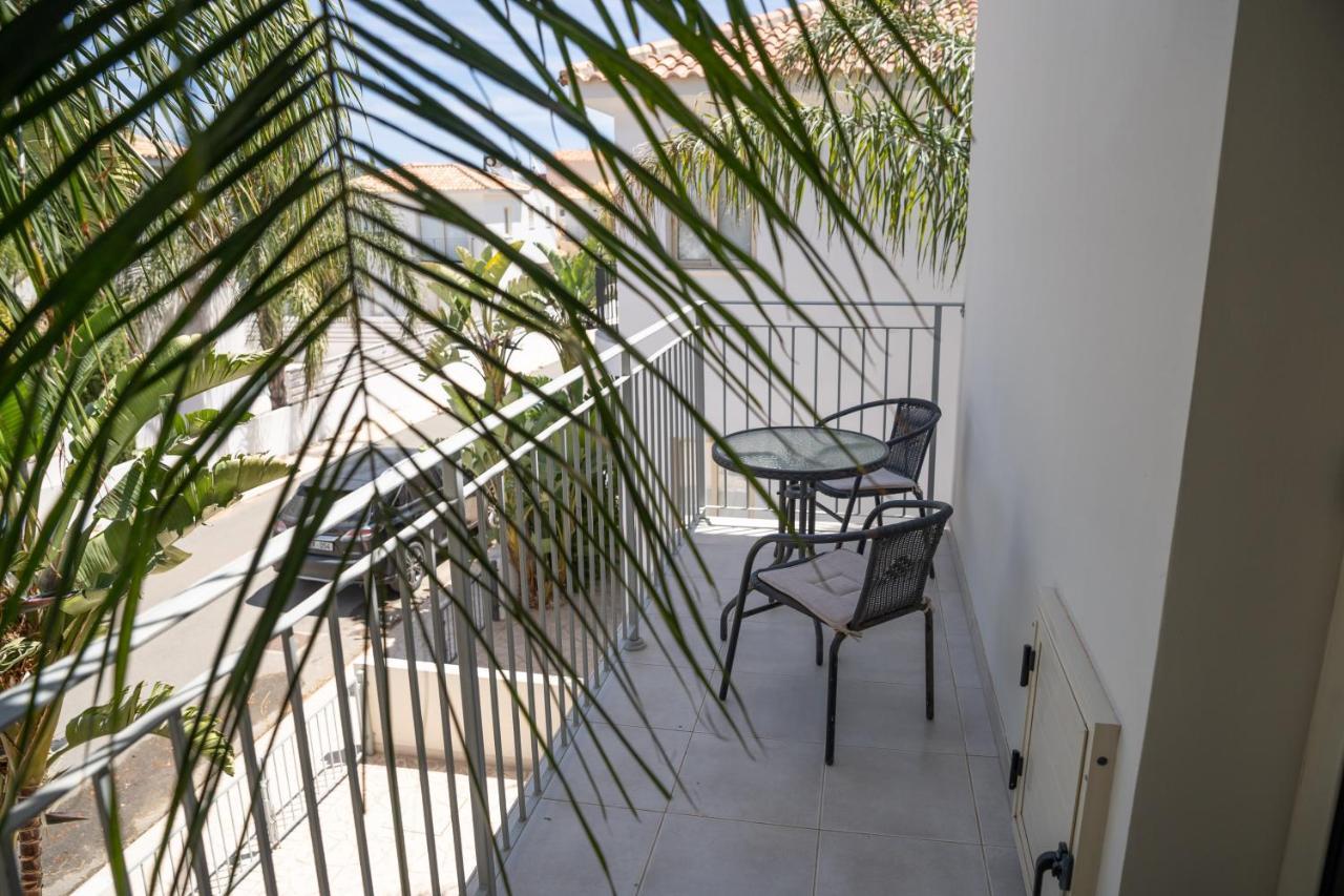 Palm Villa Ekaterina 4 Bdrm Paralimni Exterior foto