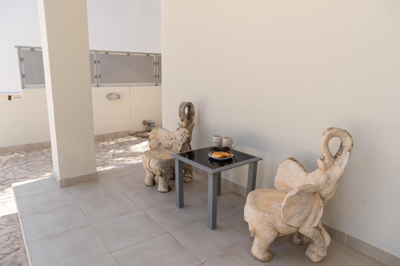 Palm Villa Ekaterina 4 Bdrm Paralimni Exterior foto